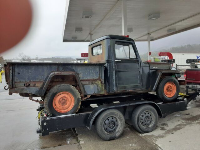 Willys Traveller 1954 image number 1