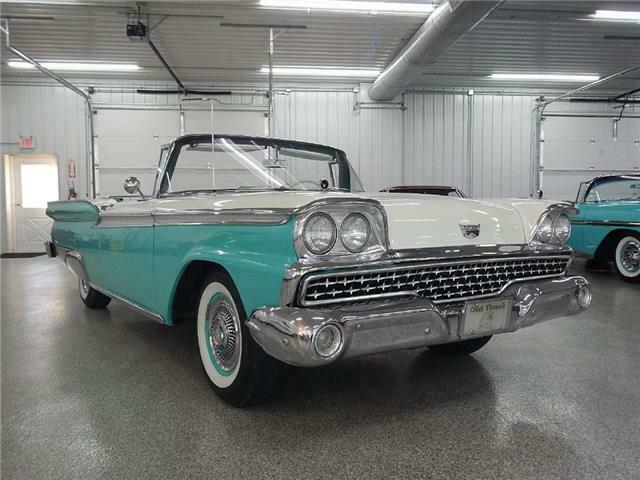 FORD FAIRLANE 500 SKYLINER 1959 image number 27