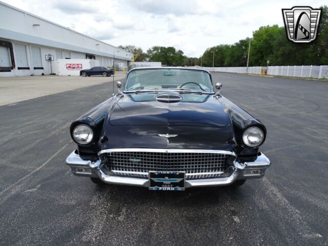 Ford Thunderbird 1957 image number 2