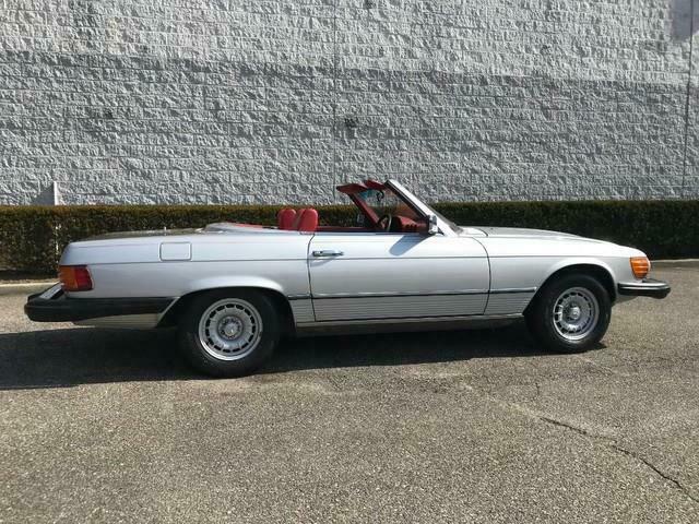 Mercedes-Benz SL-Class 1977 image number 4