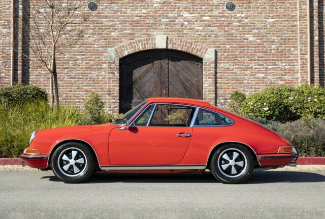 Porsche 911 1970 image number 1