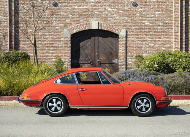 Porsche 911 1970 image number 29