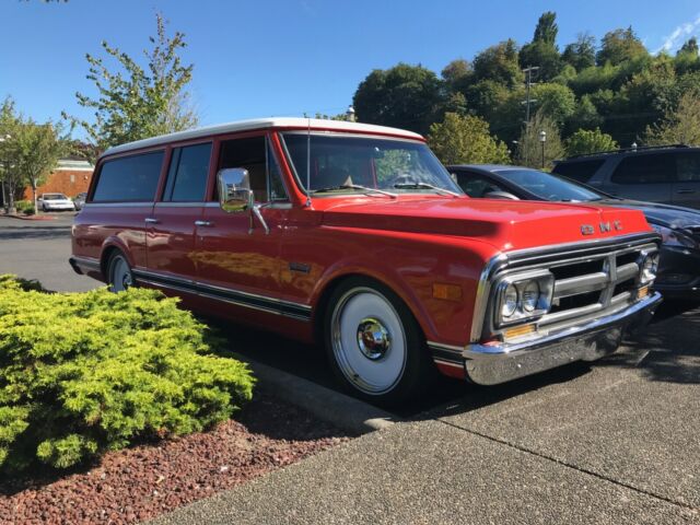 GMC Suburban 1972 image number 0