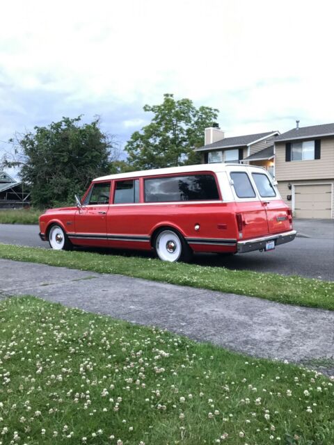 GMC Suburban 1972 image number 2