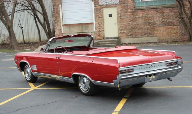 Oldsmobile Starfire 1964 image number 2