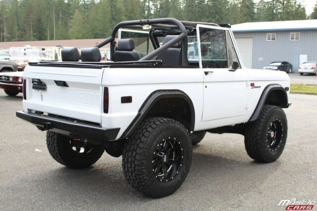 Ford Bronco 1975 image number 17