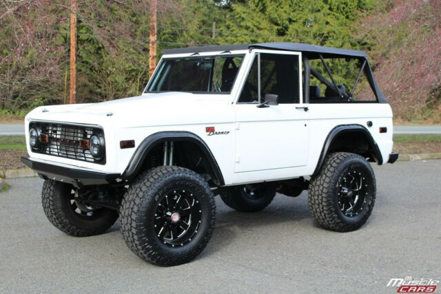 Ford Bronco 1975 image number 19