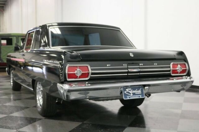 Ford Fairlane 1965 image number 10