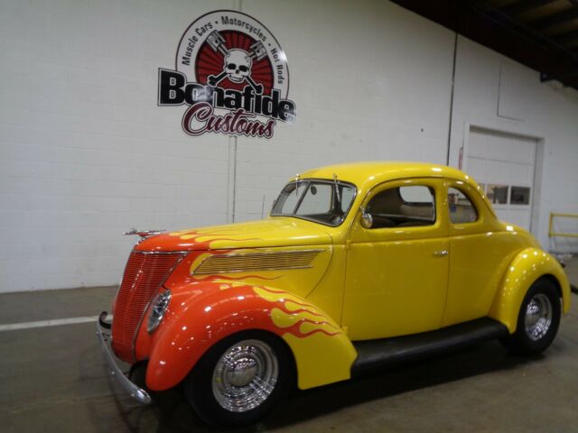 Ford Coupe Street Rod 1937 image number 0