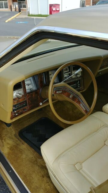 Lincoln Mark Series 1979 image number 2