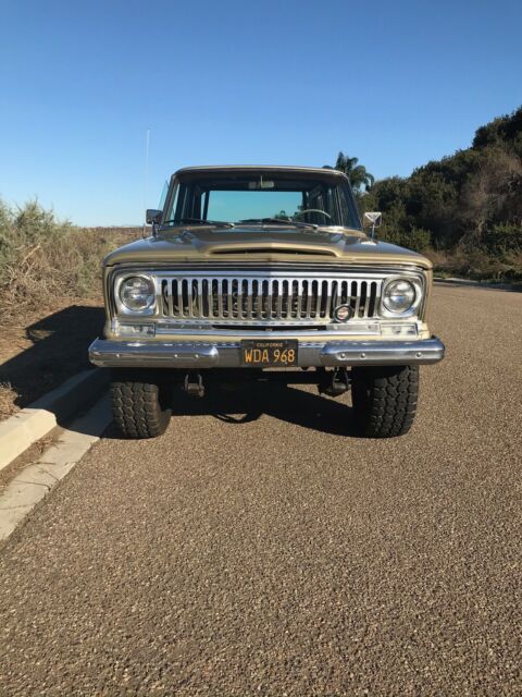 Jeep Wagoneer 1968 image number 1