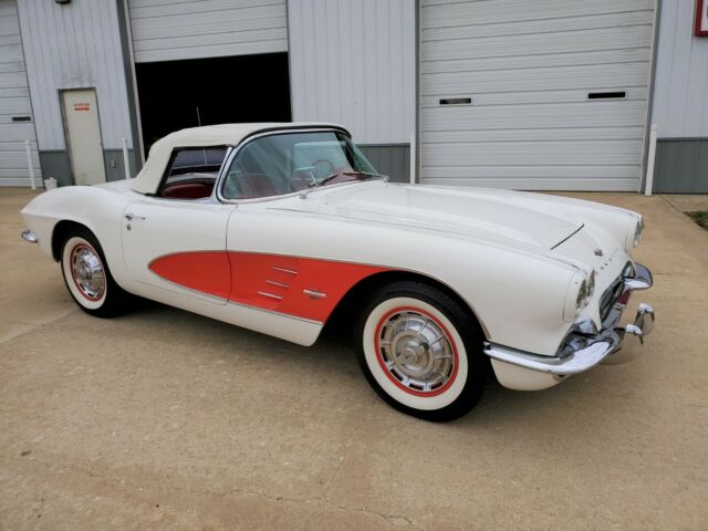 Chevrolet Corvette 1961 image number 27