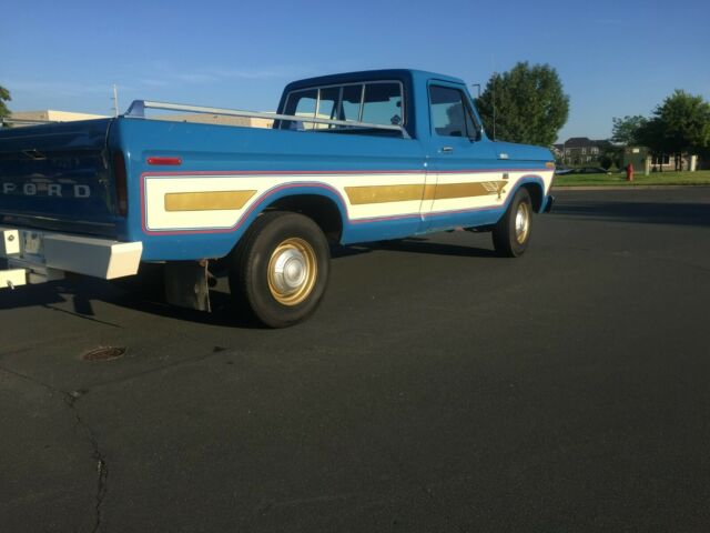 Ford F-250 1976 image number 2