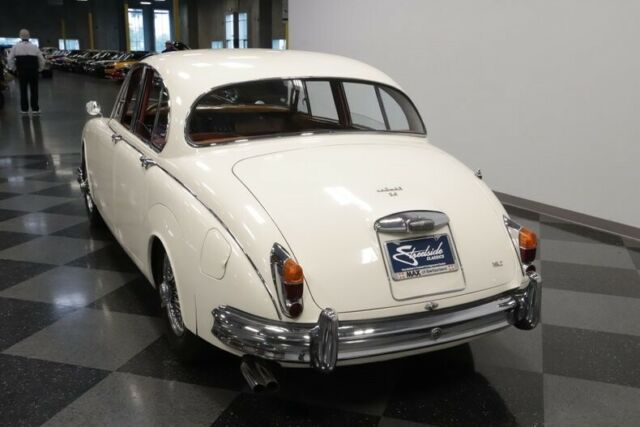 Jaguar Mark II 1961 image number 10