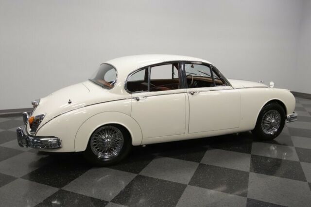 Jaguar Mark II 1961 image number 14