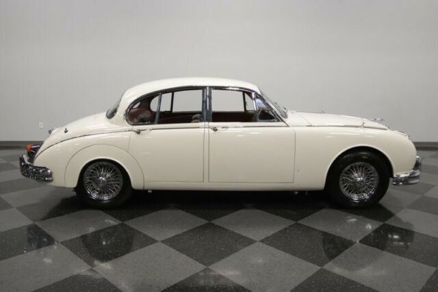 Jaguar Mark II 1961 image number 15