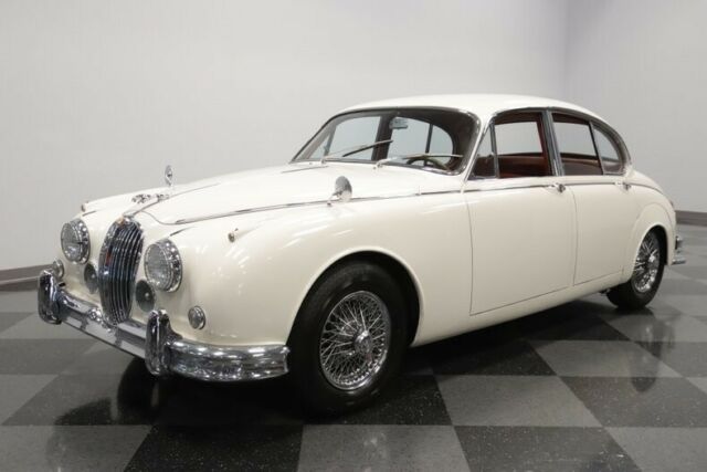 Jaguar Mark II 1961 image number 21