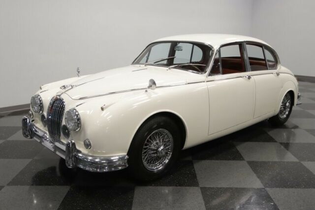 Jaguar Mark II 1961 image number 29