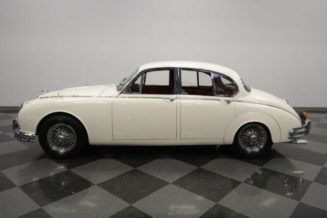 Jaguar Mark II 1961 image number 7