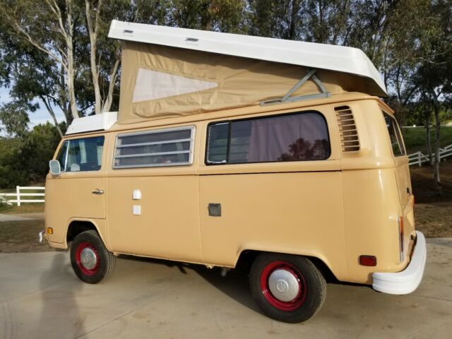 Volkswagen Bus/Vanagon 1979 image number 3