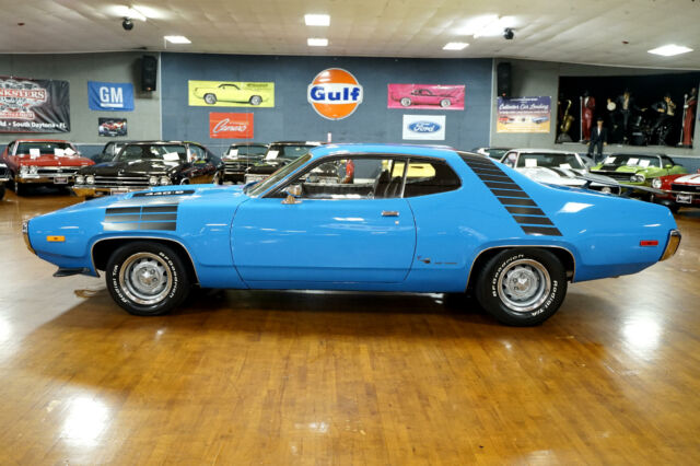 Plymouth Road Runner 1972 image number 14