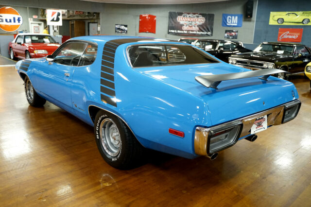 Plymouth Road Runner 1972 image number 15