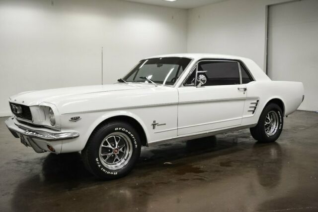 Ford Mustang 1966 image number 2