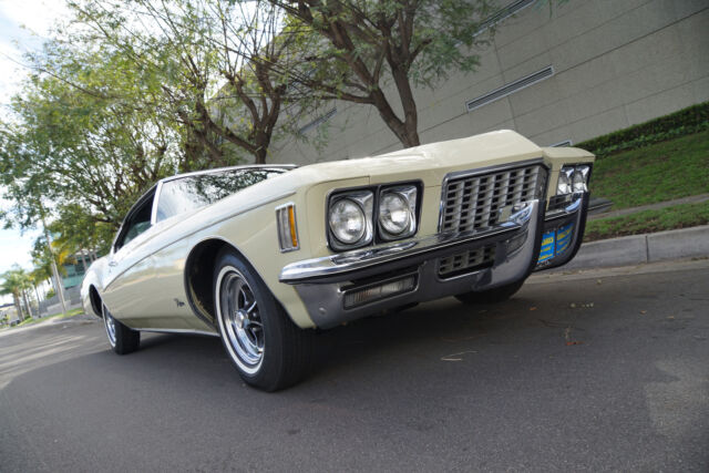 Buick Riviera 2 Door Boat Tail Hardtop with 25K original 1972 image number 30