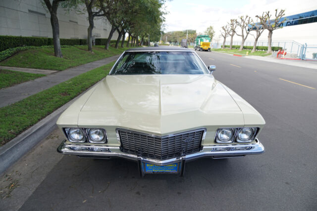 Buick Riviera 2 Door Boat Tail Hardtop with 25K original 1972 image number 31