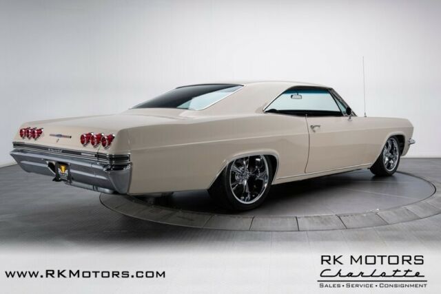 Chevrolet Impala 1965 image number 1