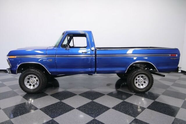 Ford F-250 1976 image number 2