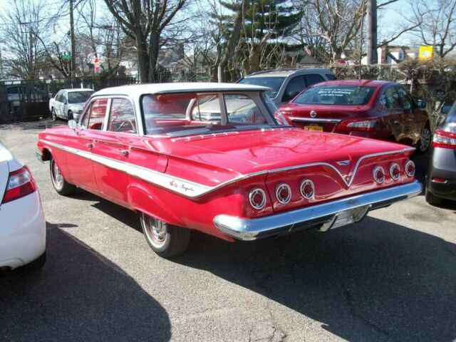 Chevrolet Impala 1961 image number 9