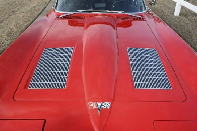 Chevrolet Corvette 1963 image number 22