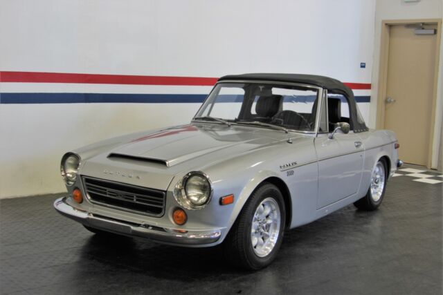 Datsun 2000 1970 image number 10