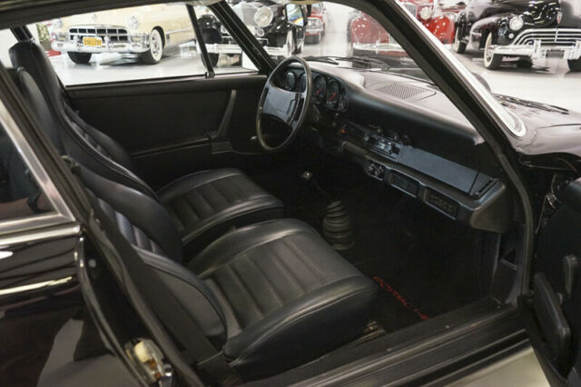 Porsche 911 1975 image number 37