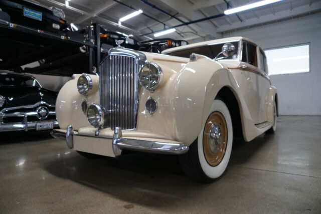 Bentley MARK VI 4.25L ALUMINUM FREESTONE & WEBB COACHBUILT 1947 image number 27