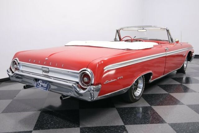 Ford Galaxie 1962 image number 13