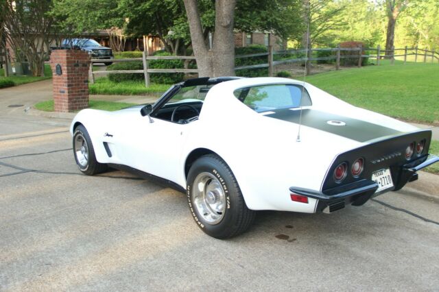 Chevrolet Corvette 1973 image number 11