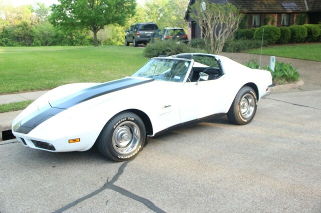 Chevrolet Corvette 1973 image number 12