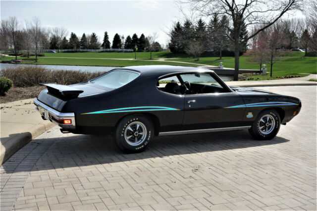 Pontiac GTO 1970 image number 2