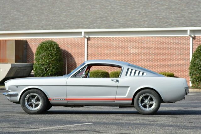 Ford Mustang 1965 image number 20