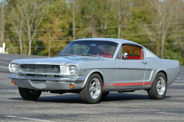 Ford Mustang 1965 image number 24