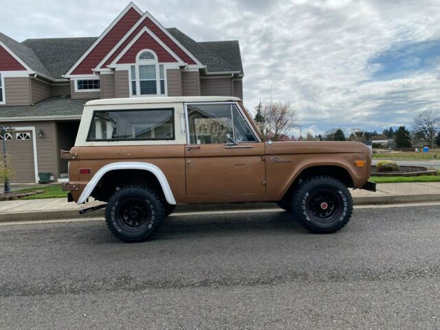 Ford Bronco 1973 image number 2