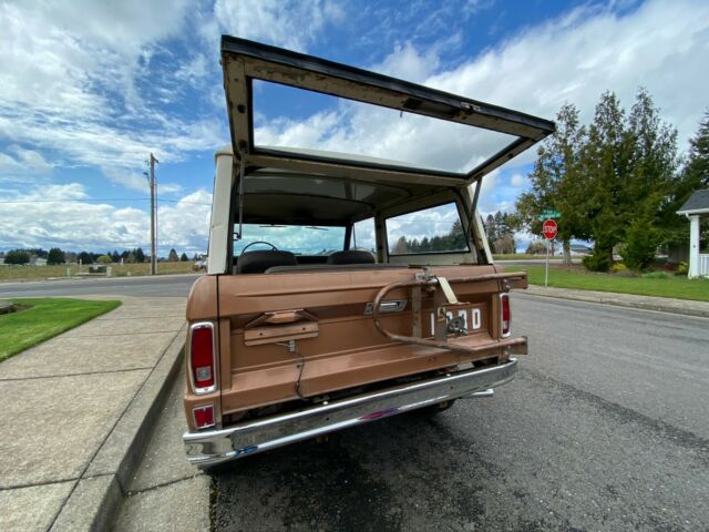 Ford Bronco 1973 image number 33