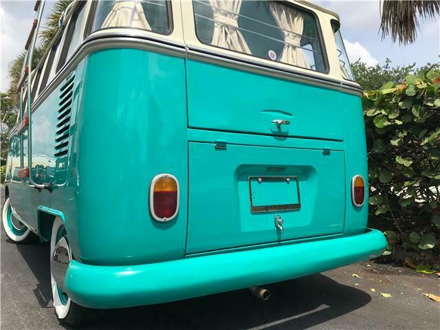 Volkswagen Bus/Vanagon 1974 image number 10