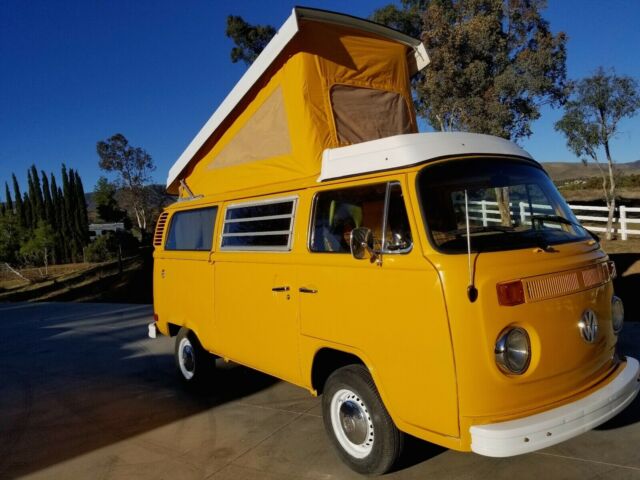 Volkswagen Bus/Vanagon 1977 image number 0