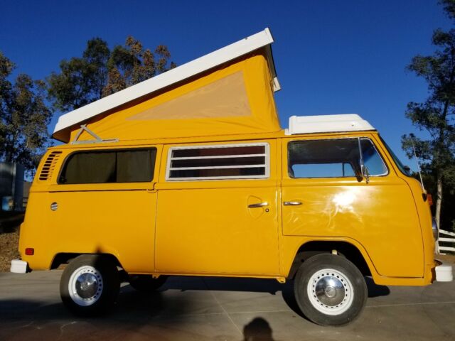 Volkswagen Bus/Vanagon 1977 image number 1