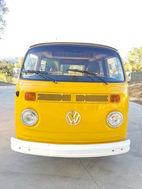 Volkswagen Bus/Vanagon 1977 image number 27