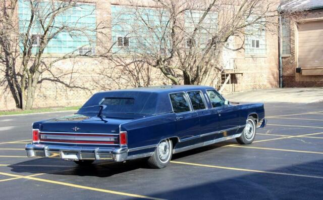 Lincoln Continental Limousine 1978 image number 2