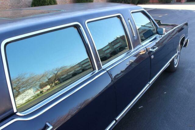 Lincoln Continental Limousine 1978 image number 21